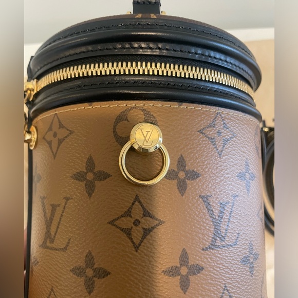 LOUIS VUITTON Reverse Monogram Cannes handbag - Picture 5 of 10